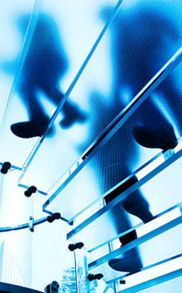 SideImage 660x1065 Corporate